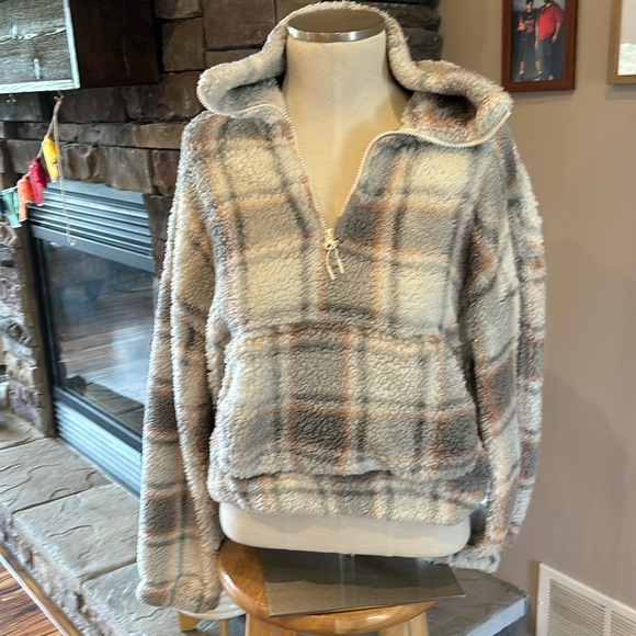 Hippie Rose size medium 3/4 zip crop top - Picture 1 of 10